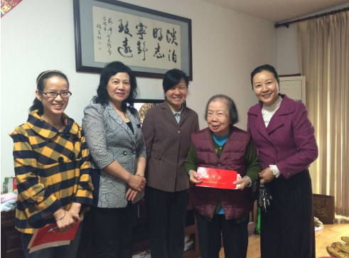 1457946688110148.png 自治区老干部局妇委会“三八”节慰问本局80岁以上退休女同志3.png