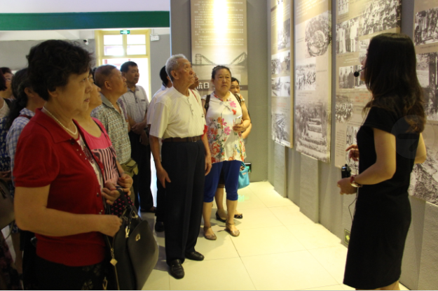 1466387330993732.png 鱼峰区组织机关离退休老干部参观爱国主义教育基地活动.png